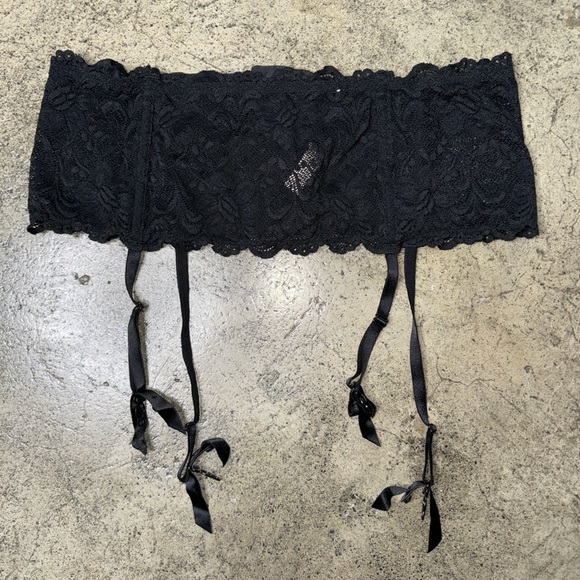 Cacique women’s lace corset garter belt size 18/20 black - Picture 1 of 6
